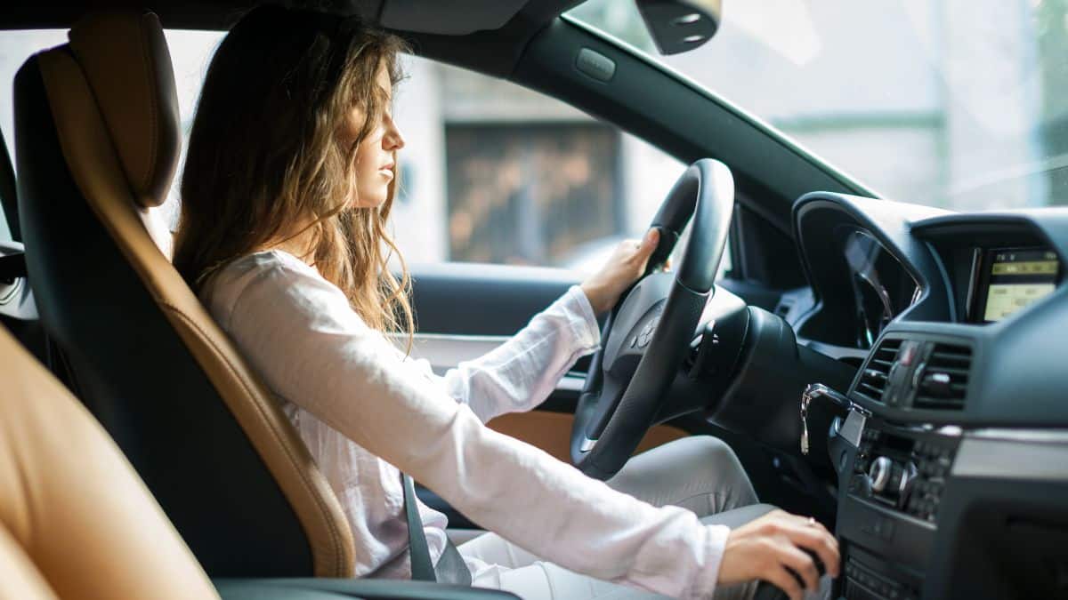 Las mujeres son dueñas de más del 30% de los coches en España