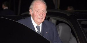 El rey emérito Juan Carlos I demanda a Miguel Ángel Revilla por "calumniarle" y le reclama 50.000 euros