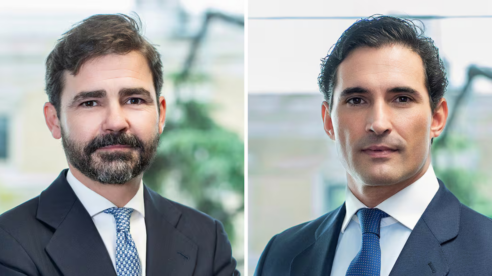 Jones Day ficha a cuatro abogados para reforzar su área de mercados financieros en Madrid