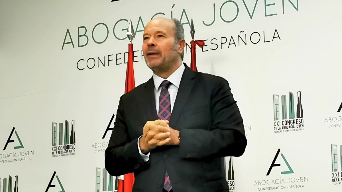 Juan Carlos Campo, primer galardonado con el Premio Jurídico AEGGA–ICOGAM