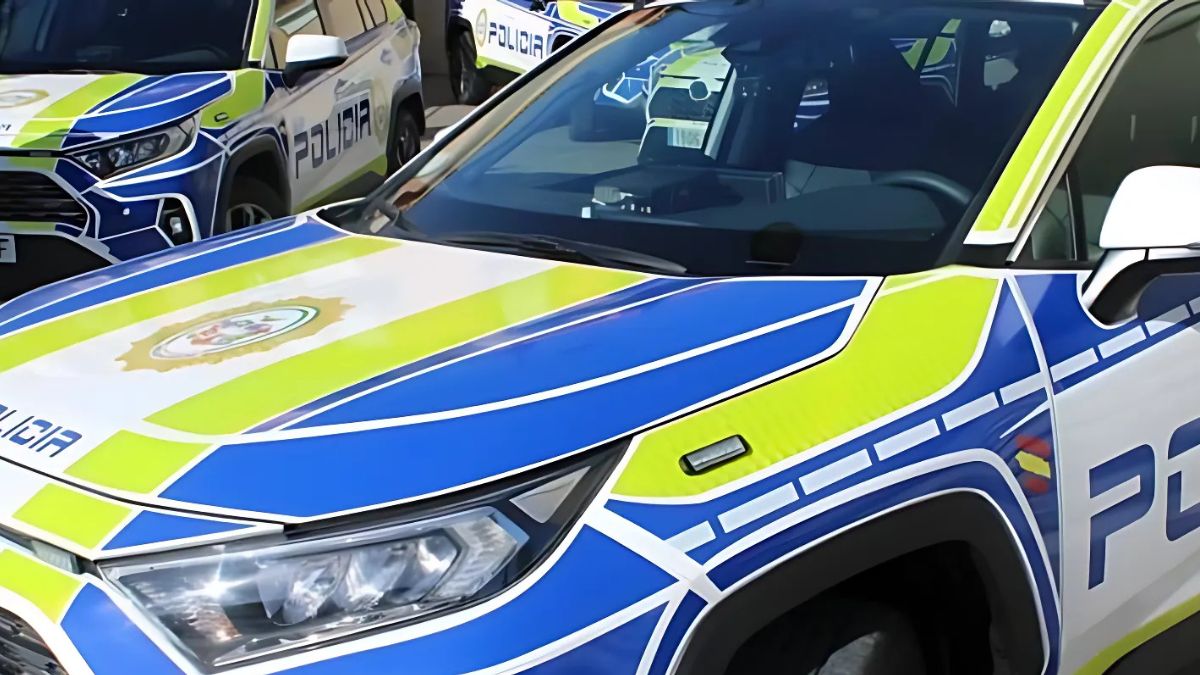 Un policía local de Mijas se enfrenta a tres años de prisión por dar botellazo a un hombre en un bar