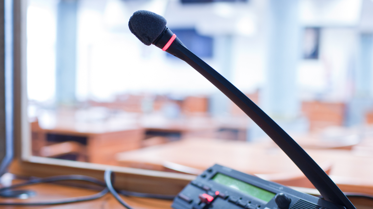 Los intérpretes y traductores de las sedes judiciales en País Vasco, sin relación laboral con la empresa adjudicataria del Estado