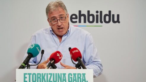 Desestimada la demanda del alcalde de Pamplona -EH Bildu– contra Vox Navarra por llamarle «alcalde terrorista» en un tuit