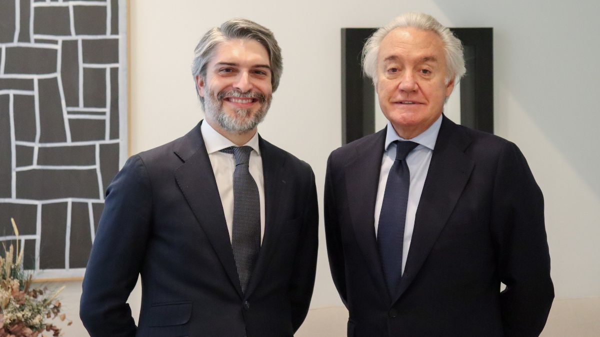 Alfonso Codes Calatrava, nuevo socio director de CMS Albiñana & Suárez de Lezo, junto a César Albiñana
