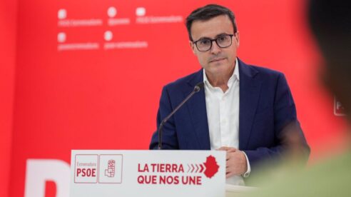 La jueza mantiene la causa contra el hermano de Sánchez y Gallardo hasta aclarar el aforamiento de este último