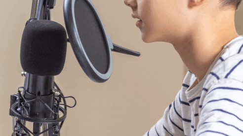 La protección de los datos de los menores no sólo afecta a su imagen; también a su voz