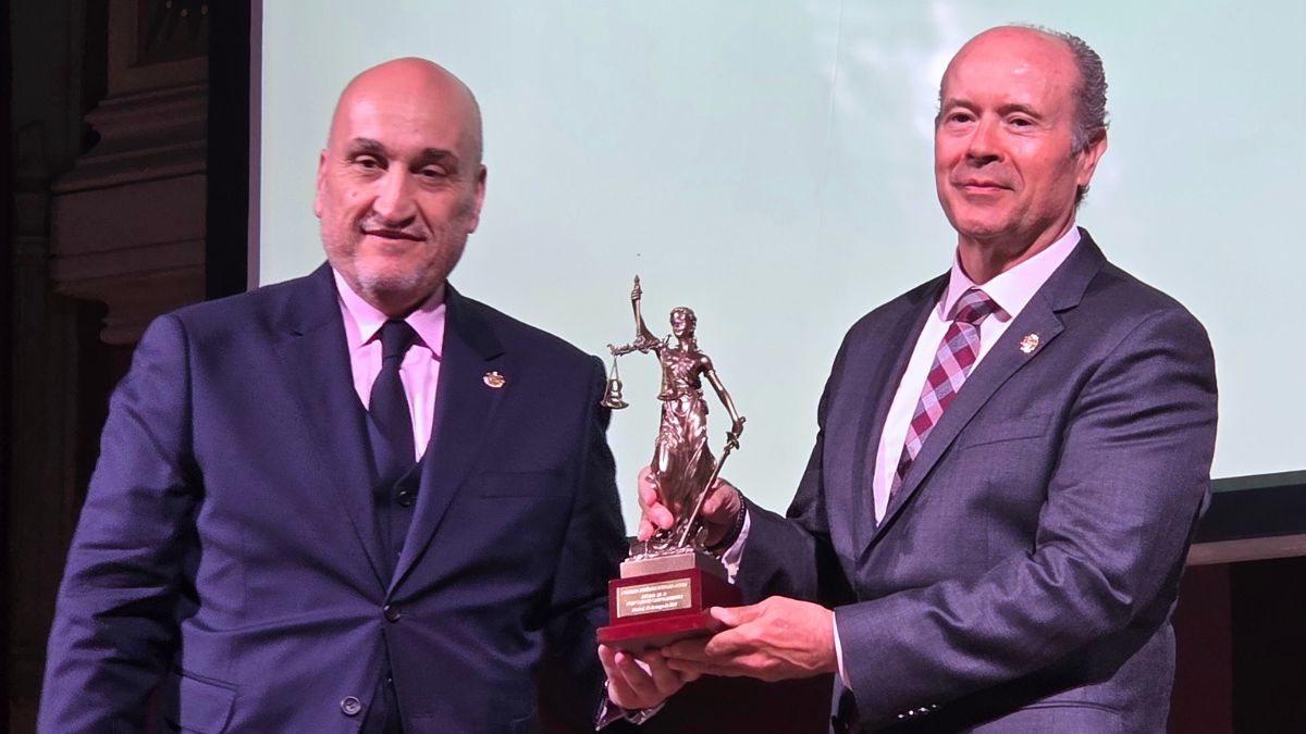 Juan Carlos Campo recibe el I Premio Jurídico del Colegio de Gestores Administrativos de Madrid con un alegato en defensa del diálogo institucional