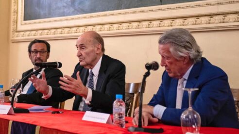 Miquel Roca en Valladolid: «Tenemos un mal compañero de viaje: la polarización»