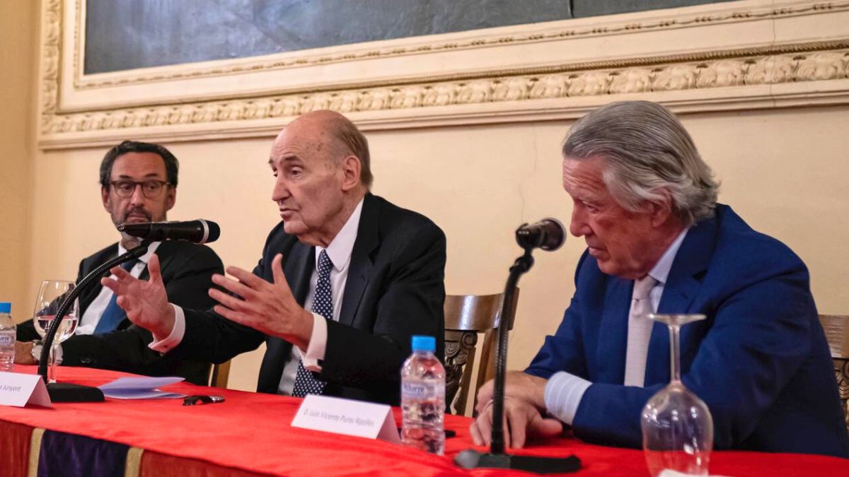 Miquel Roca en Valladolid: «Tenemos un mal compañero de viaje: la polarización»
