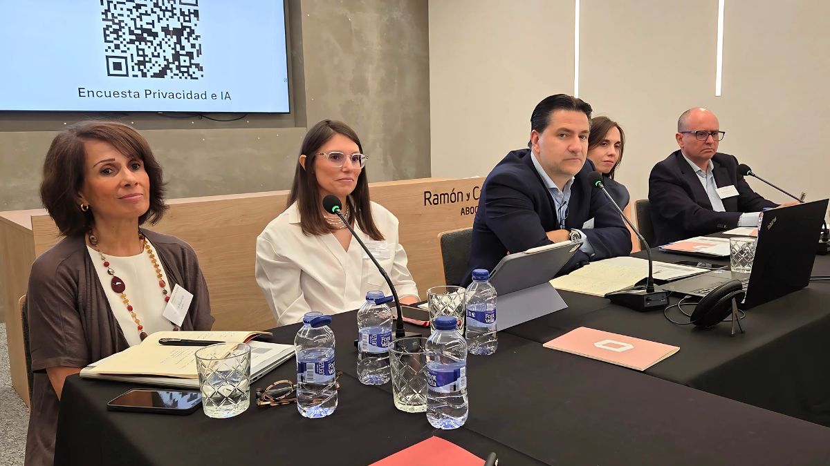Especialistas analizan el papel del profesional de la privacidad ante la Inteligencia Artificial en Ramón y Cajal Abogados