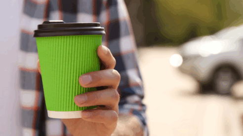 Un autónomo va a por café, le atropellan, y su aseguradora niega que sea accidente laboral porque estaba fuera de la oficina