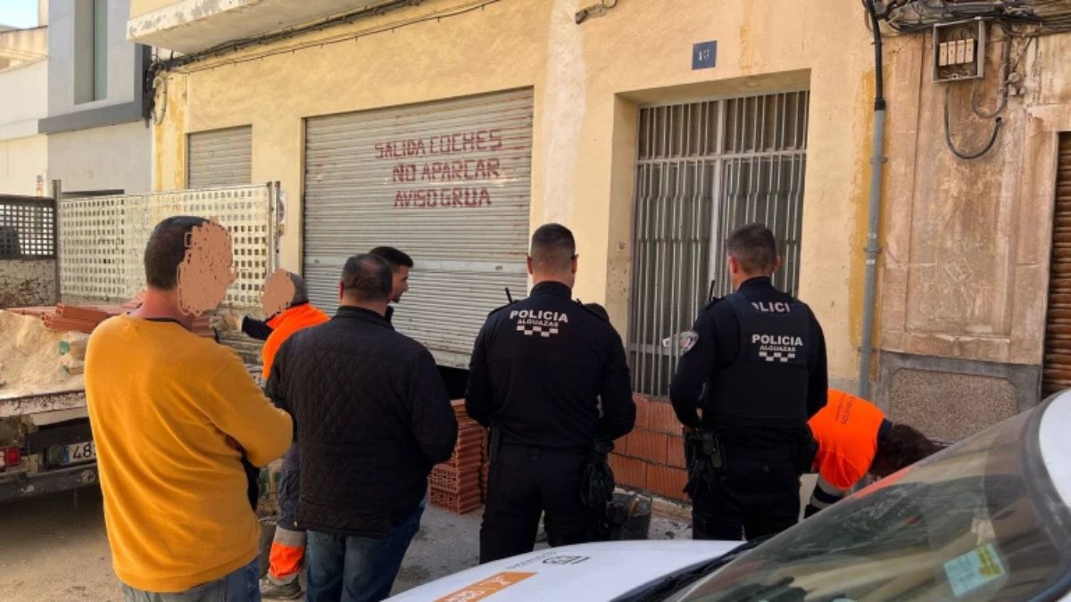 Los vecinos de un pueblo de Murcia consiguen «acabar» con la «okupación» tapiando las puertas de casi 100 casas ocupadas