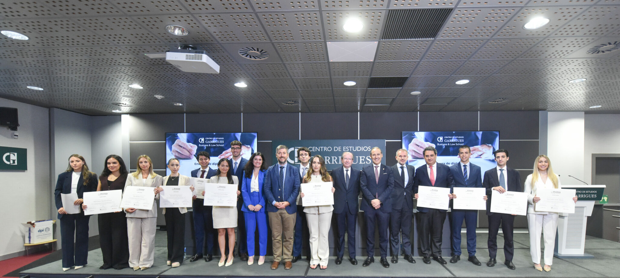 Irene Peralta Álvarez, alumna de la Universidad Complutense de Madrid, ganadora del Premio Jóvenes Juristas 2025