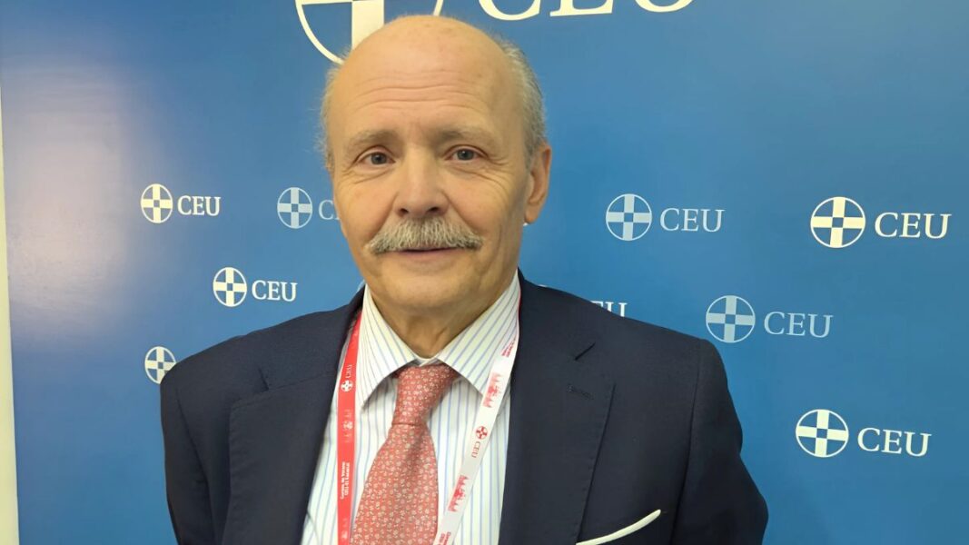Jacobo Barja de Quiroga, presidente de la Sala Quinta del Supremo ...