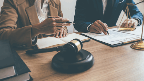 Un abogado llega hasta el Supremo para cobrar los 30 euros de un burofax que envió a sus clientes que le debían más de 13.000 €
