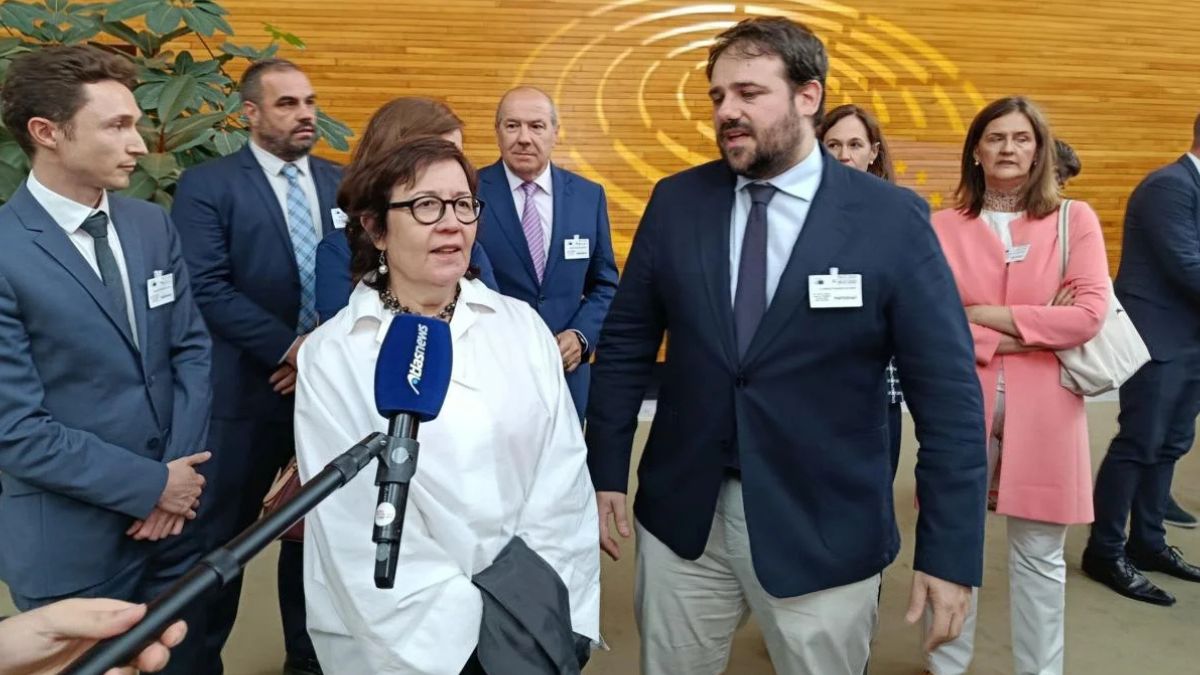 Cinco asociaciones judiciales denuncian en Bruselas la reforma del Gobierno como un intento de colonizar la Justicia