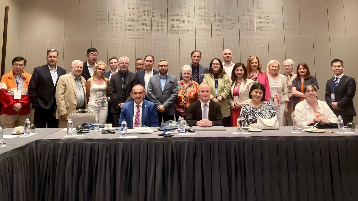 En colaboración con