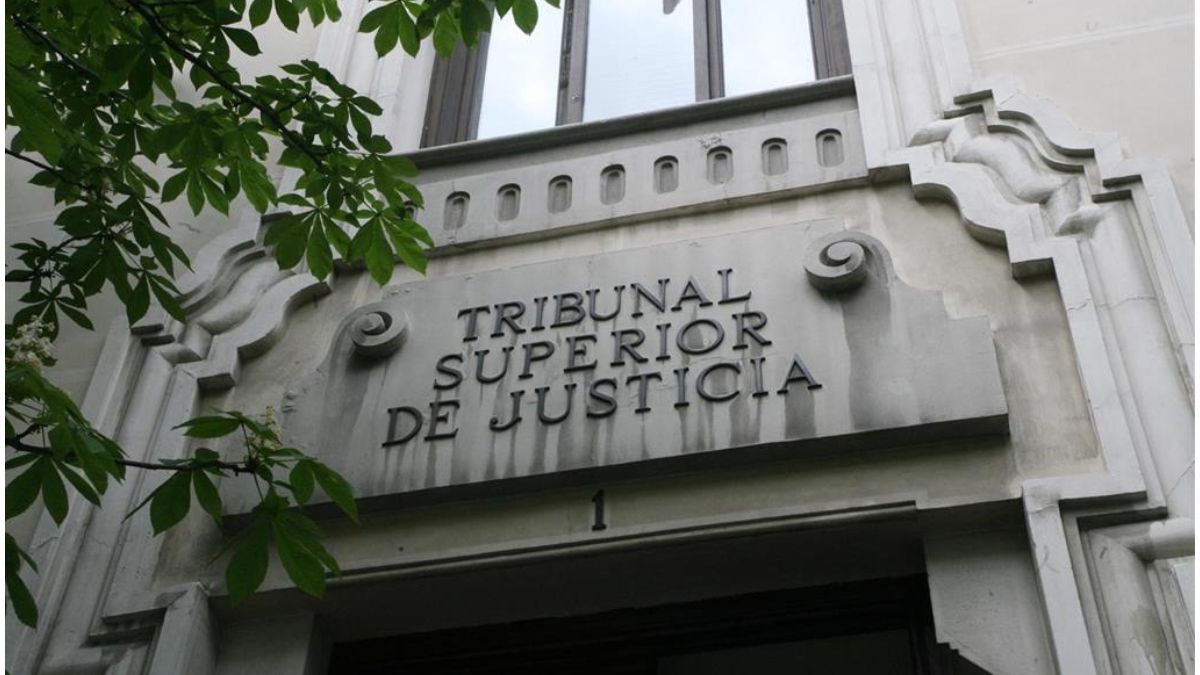 Las enfermeras de prisiones realizan «servicios efectivos al Estado» aunque lo hagan a través de una empresa privada, según el TSJM