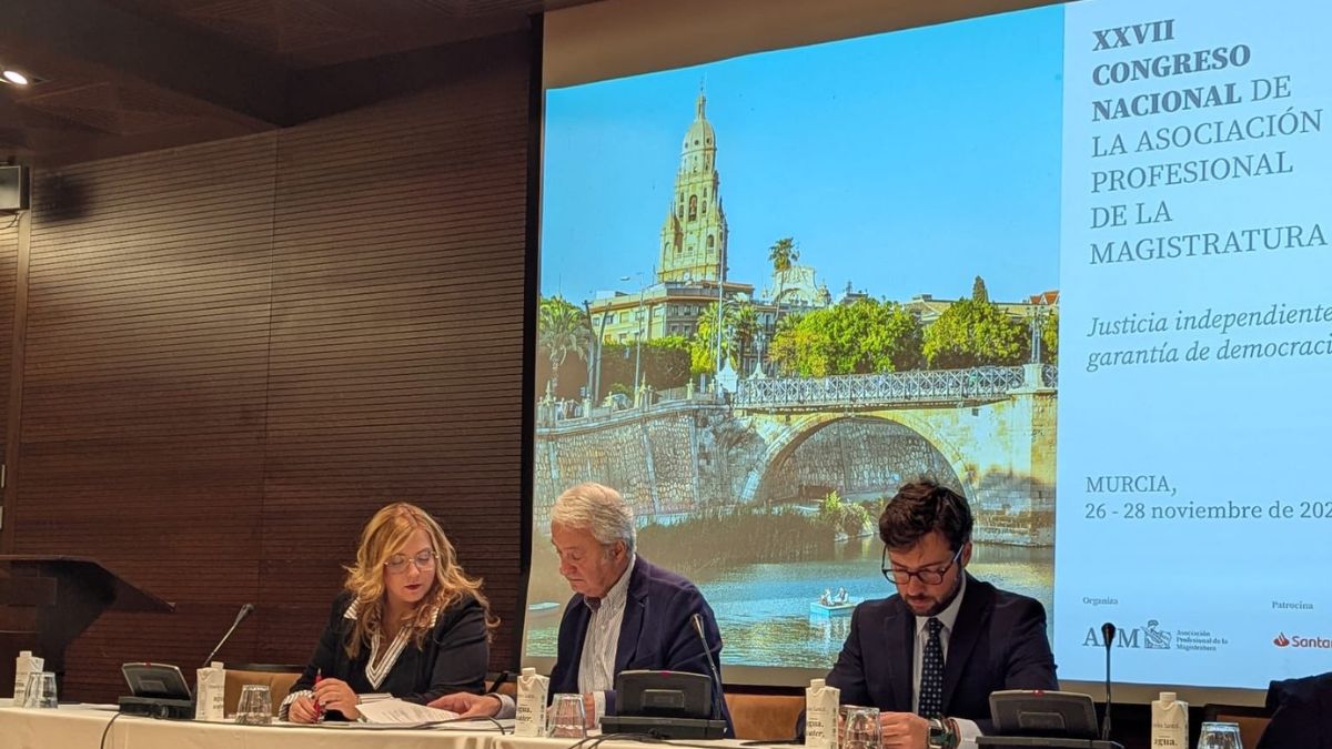 La APM acusa al presidente del Gobierno de vulnerar la lealtad institucional y reclama el fin de los “ataques” al Poder Judicial