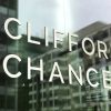 clifford-chance-reduce-10porciento-administrativos-por-IA