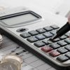 "Este tipo de créditos rápidos y usureros no suele solicitar documentación financiera y no verifica ficheros de morosidad de los solicitantes", explica.